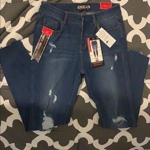 Never worn Fashion Nova Jeans
